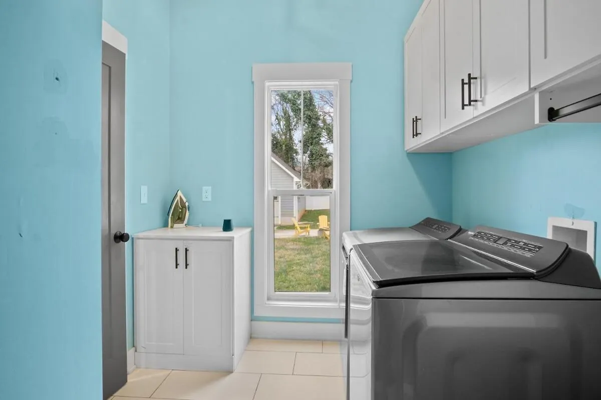Near Boa Stadium, 5 Bedroom With Games, Backyard Charlotte 0*,  United States