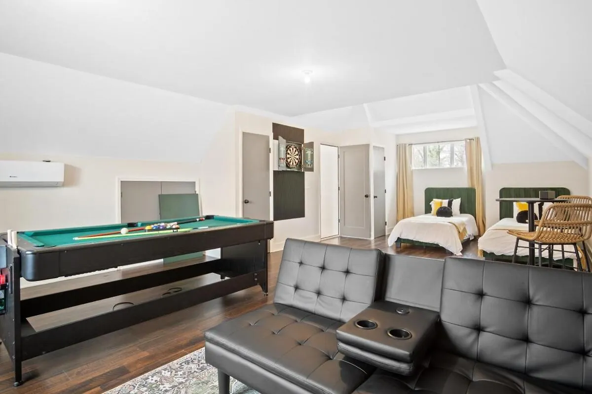 Holiday home Near Boa Stadium, 5 Bedroom With Games, Backyard Charlotte